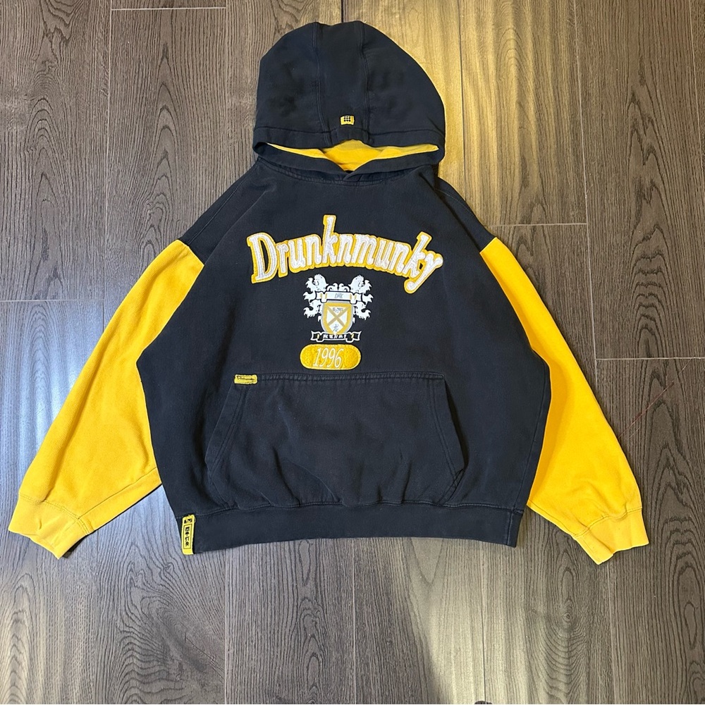 Vintage Drunknmunky 90s Mens Black Yellow Crest Hip Hop Skater Hoodie Size XXL